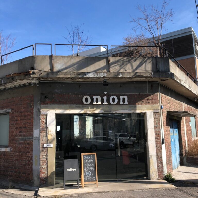 Seongsu-dong industrial cafe Seoul