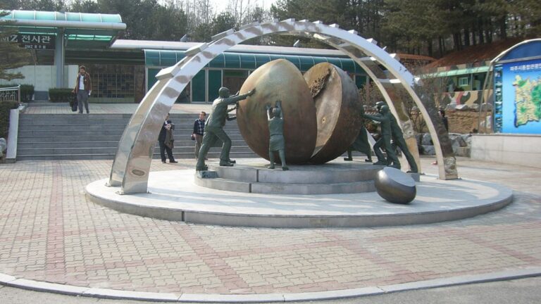 DMZ Tour