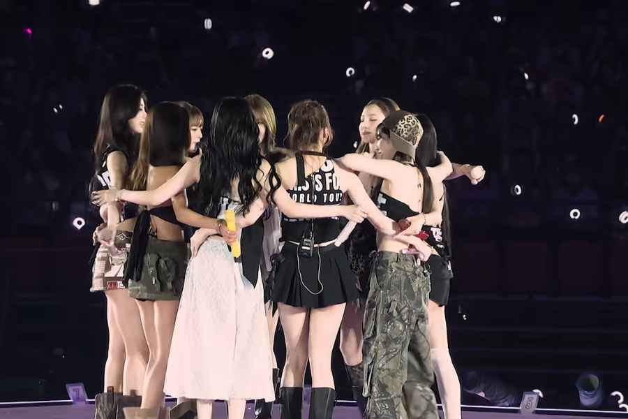 TWICE 